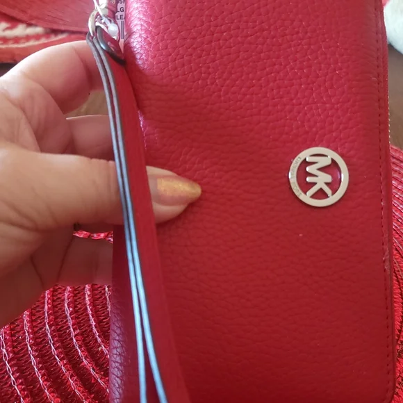NWT Michael Kors Red Pebble Leather Wristlet LG Flat MF Phone Case Wallet - Picture 4 of 14